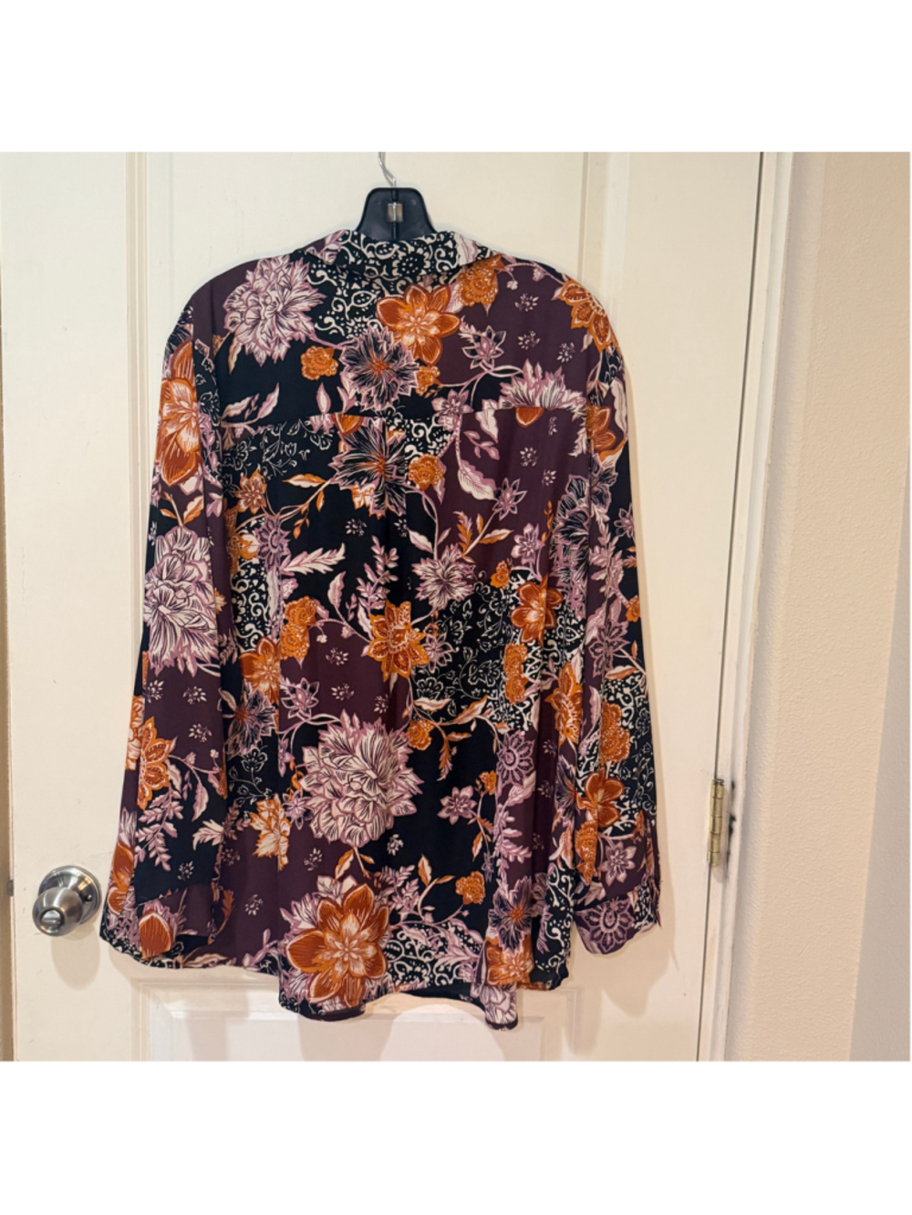 Maurices 3X Floral Blouse Button Front Long Sleeve Purple Boho Top - a1 - Picture 2 of 7